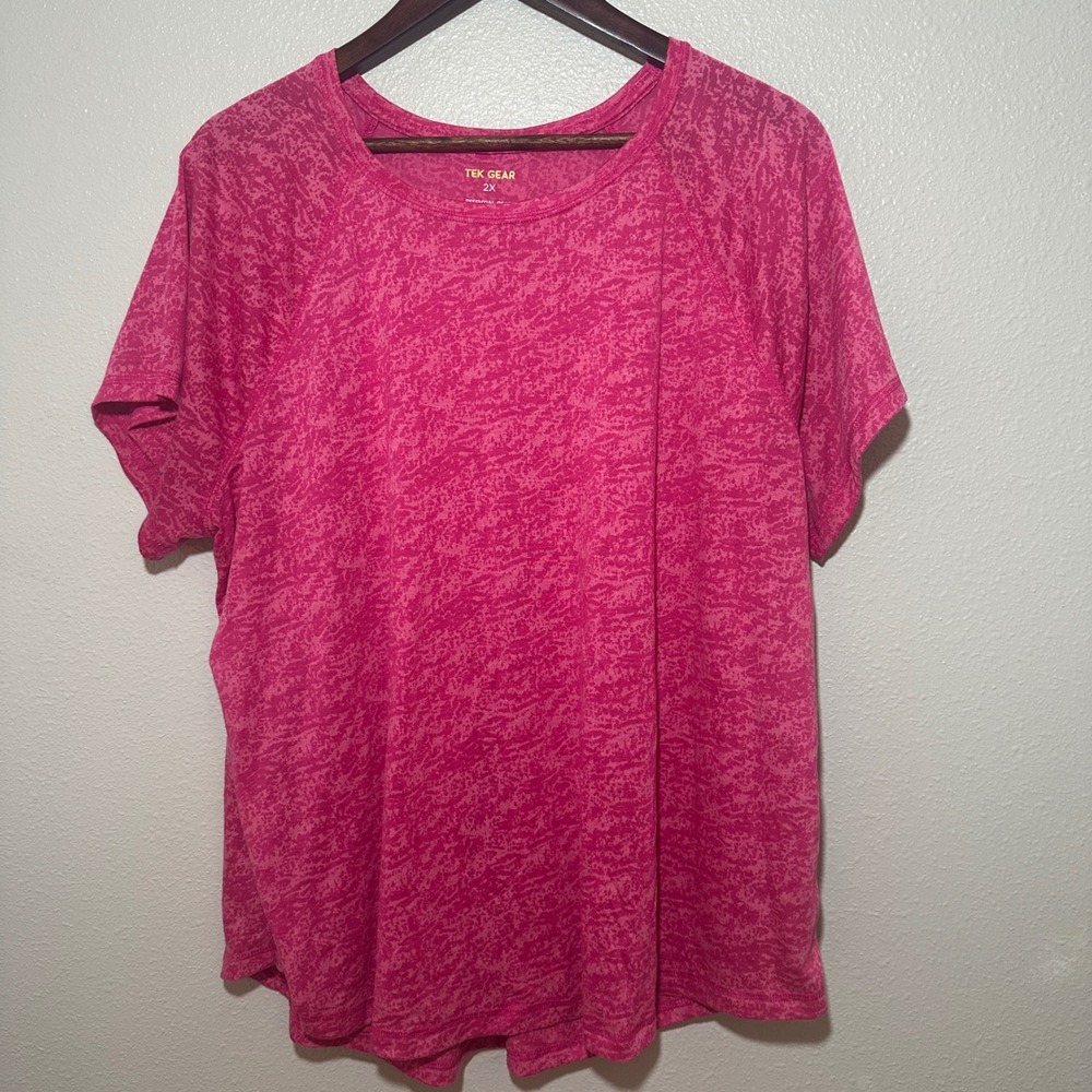 NWOT Tek Gear Womens 2X Pink Short Sleeve Activewear Top Gear Raglan Tee